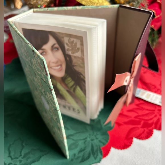 Unique purse style photo album. - Picture 3 of 5